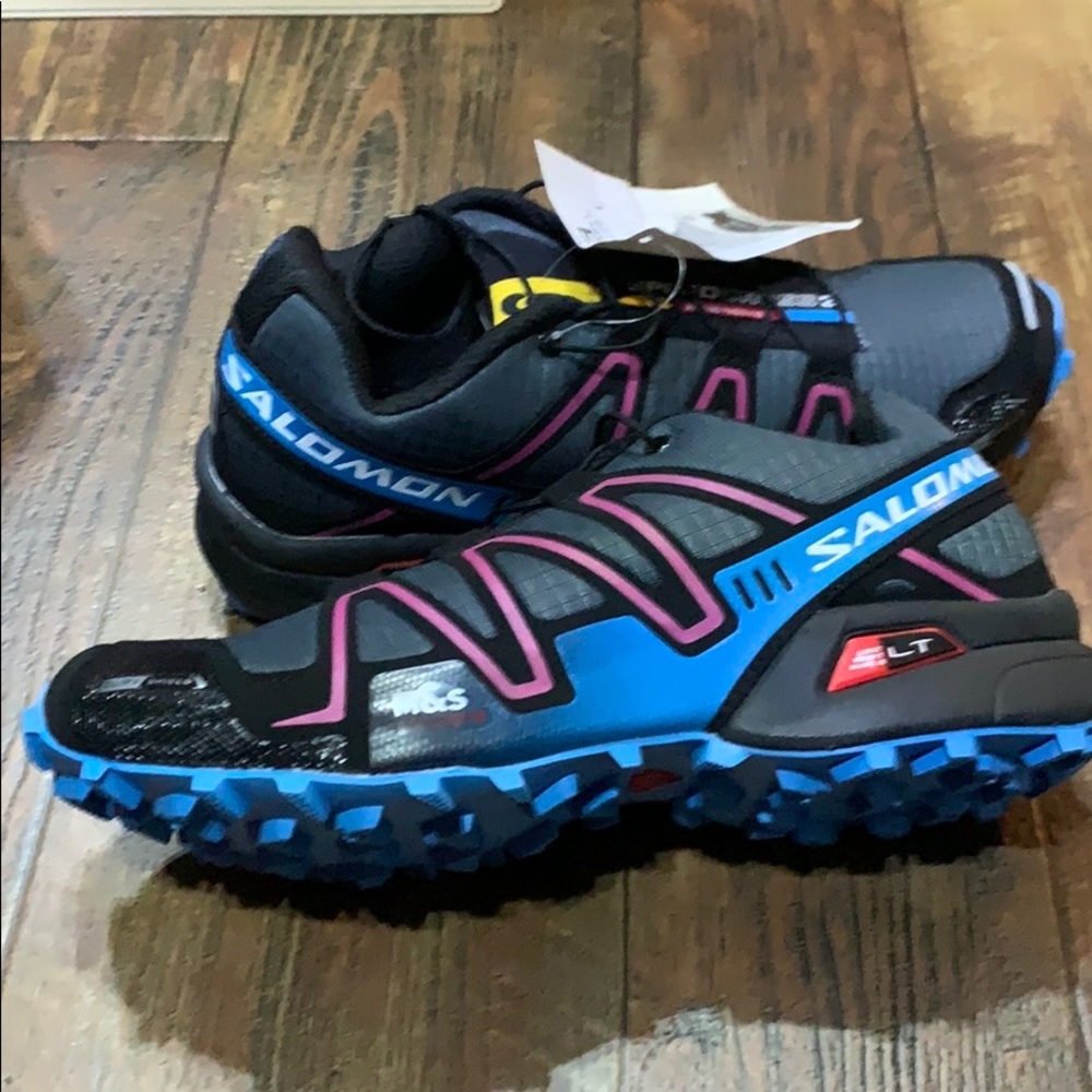 NEW Women’s running shoes.  Never worn - Picture 2 of 3